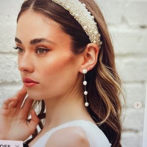 Untamed petals Luna Pearl drop earrings